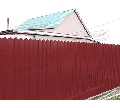 Профнастил фигурный C8 - 0,45 ПЭ с пленкой RAL 3011 коричнево-красный.