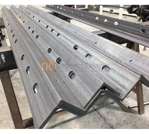 Z-образный профиль перфорированный К241 62x32x2500-2,5 мм, оцинкованный