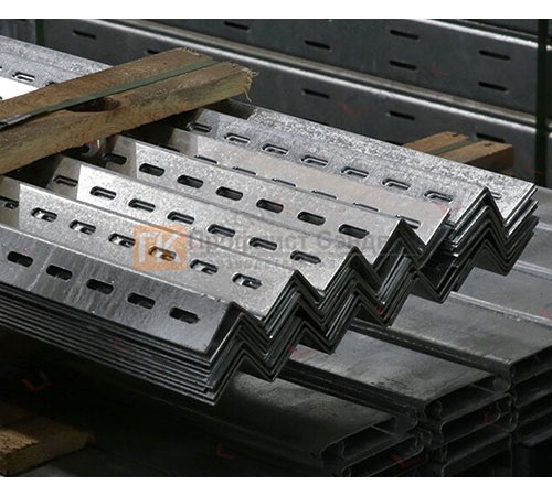 L-образный профиль перфорированный К242 60x40x2500-1,5 мм, из нержавеющей стали