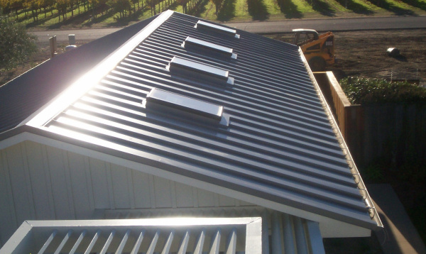 Дорожное ограждение (отбойник) на объекте