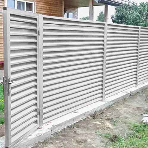 Столбы для ограждений — пример на объекте